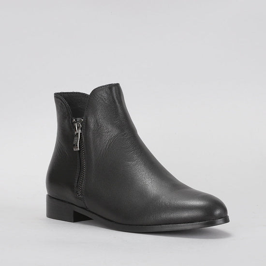 Ming - Black - LE SANSA