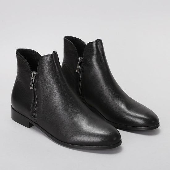 Ming - Black - LE SANSA