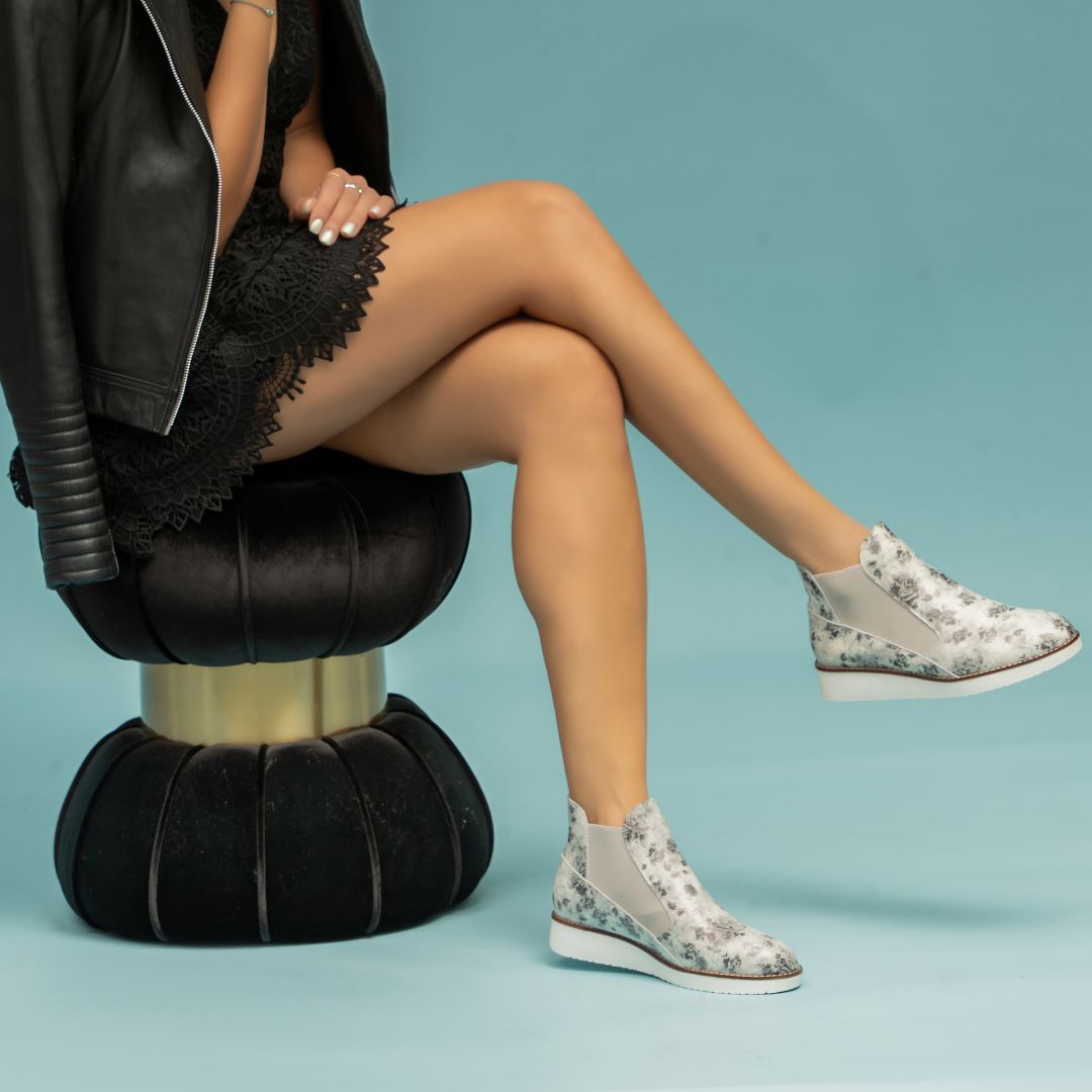 RALLY - White Floral - LE SANSA