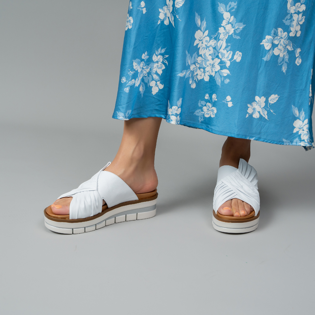 Khloe - White - LE SANSA