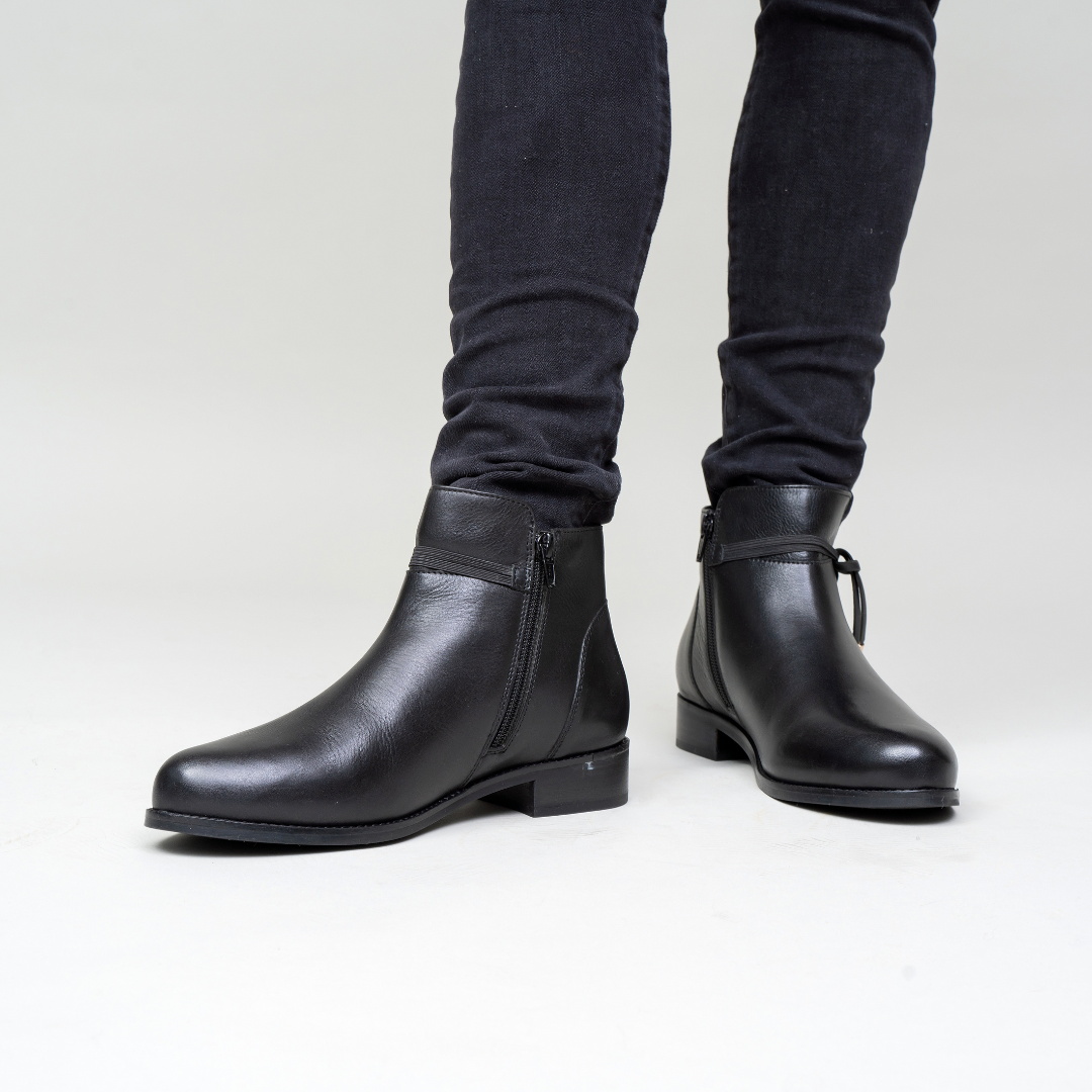 Meg - Black - LE SANSA