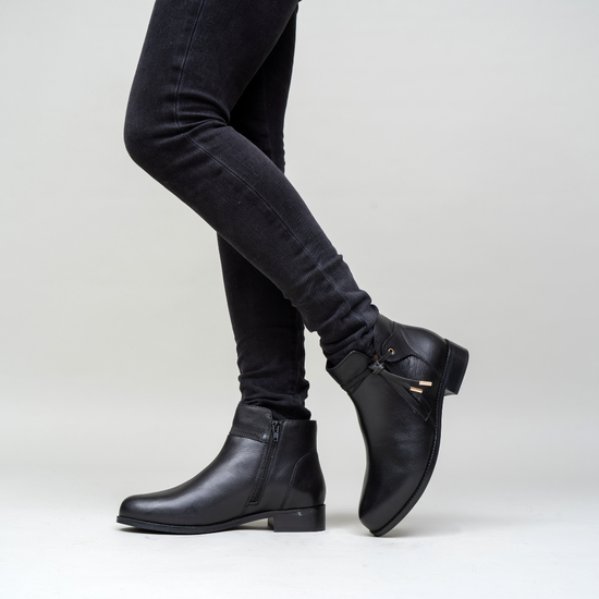 Meg - Black - LE SANSA