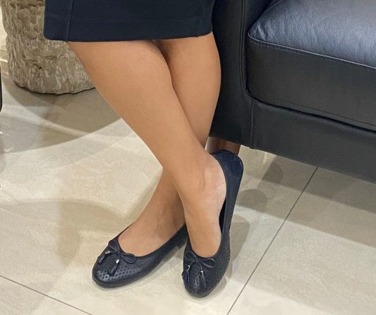 Buxom - Black - LE SANSA