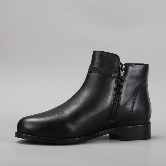 Meg - Black - LE SANSA