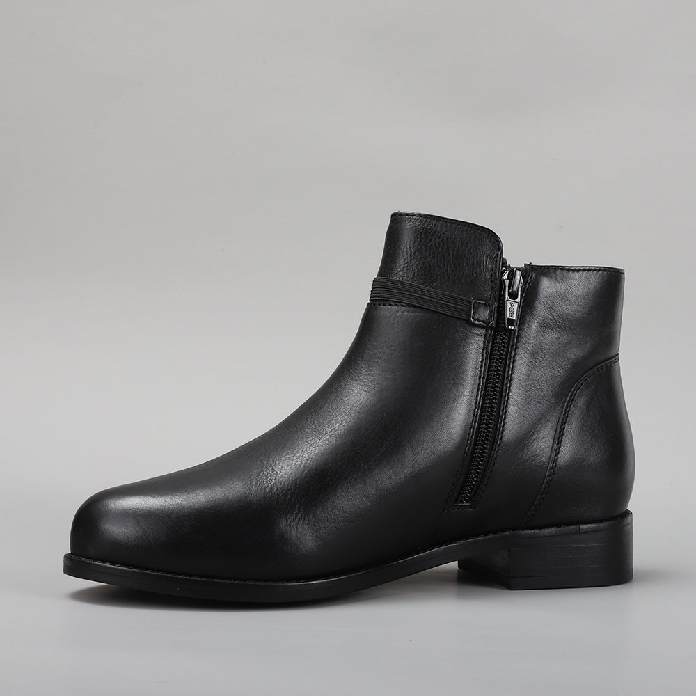 Meg - Black - LE SANSA