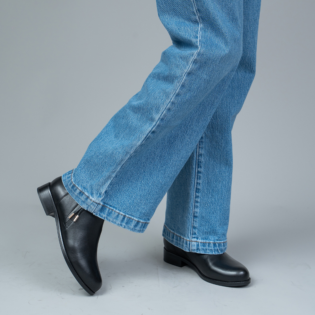 Meg - Black - LE SANSA