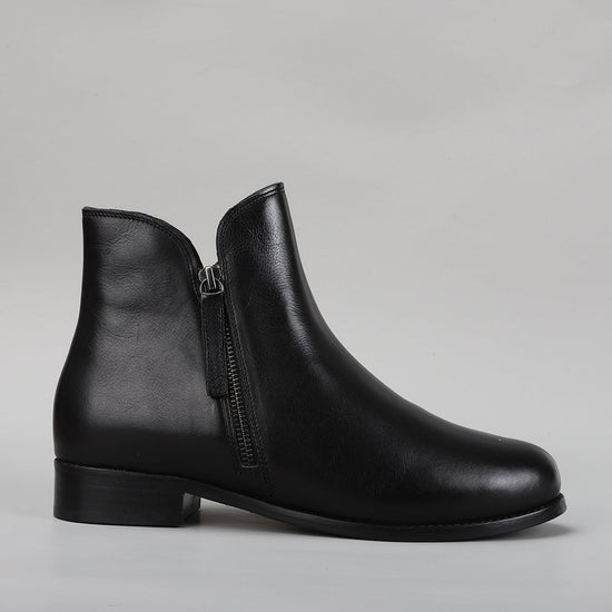 Molly Boot - Black - LE SANSA