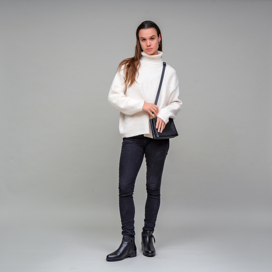 Meg - Black - LE SANSA