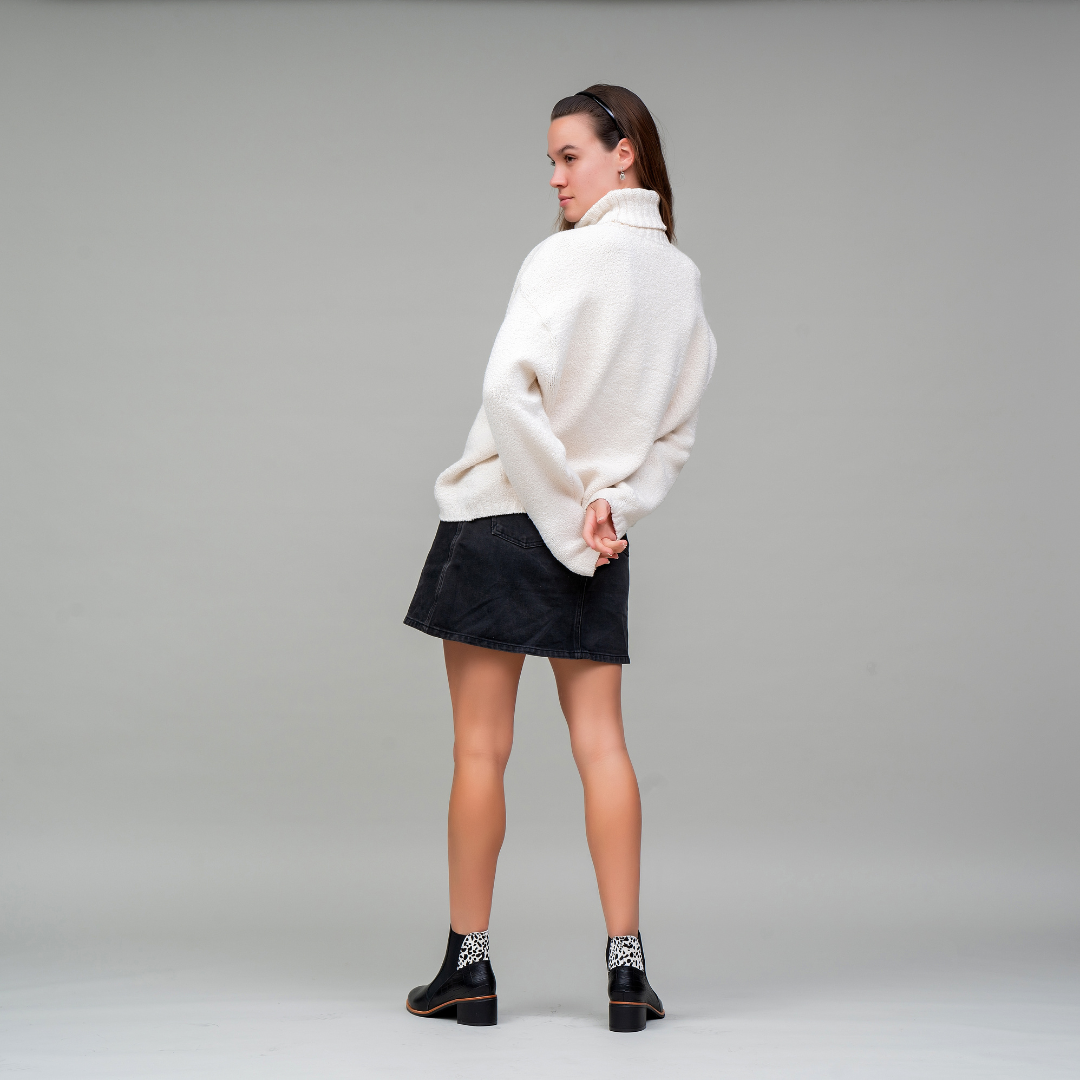 Refresh - Black Croc/Snow Pony - LE SANSA